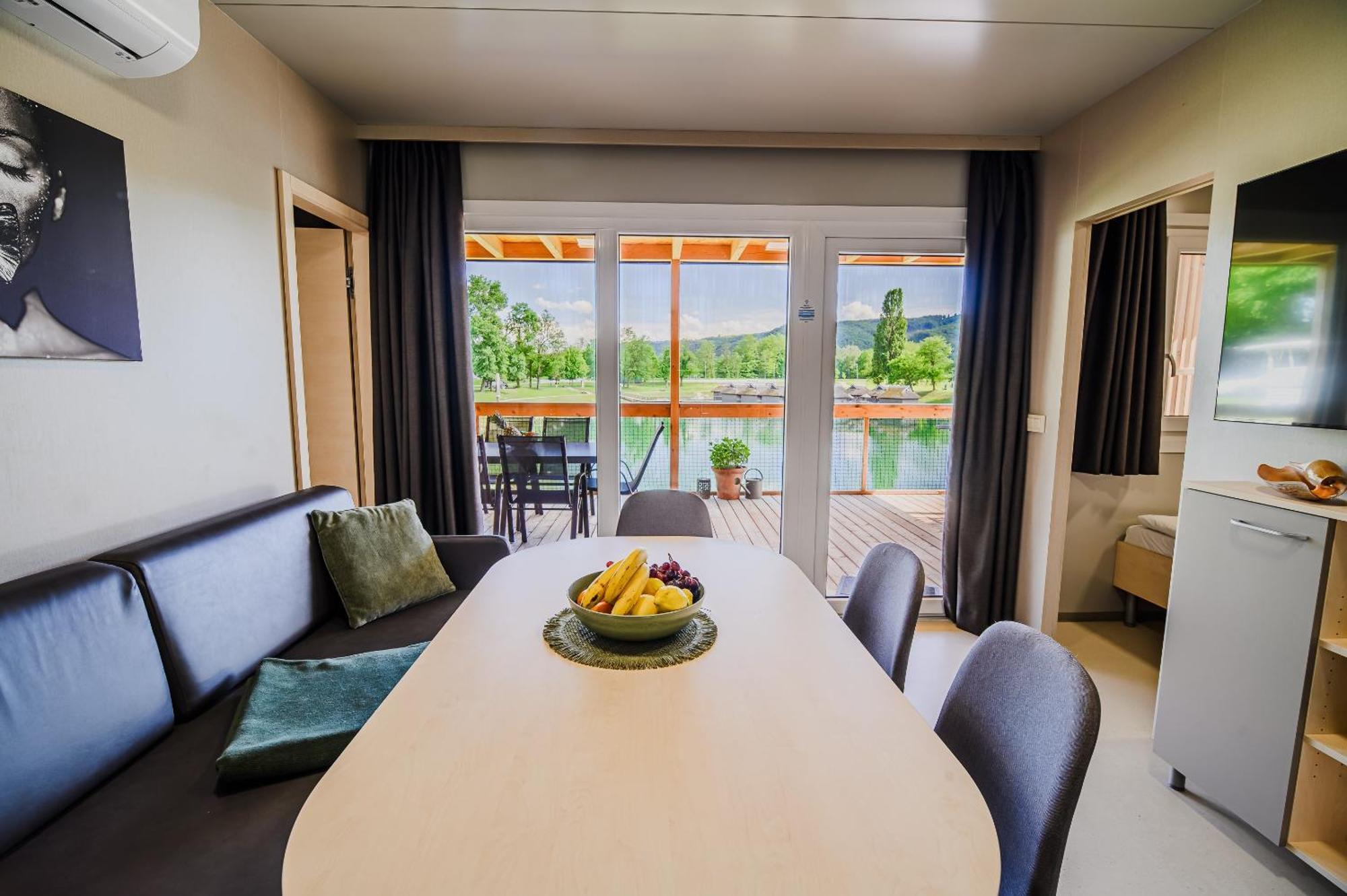 Deluxe Lake View Mobile Homes With Thermal Riviera Tickets Catez ob Savi Zewnętrze zdjęcie
