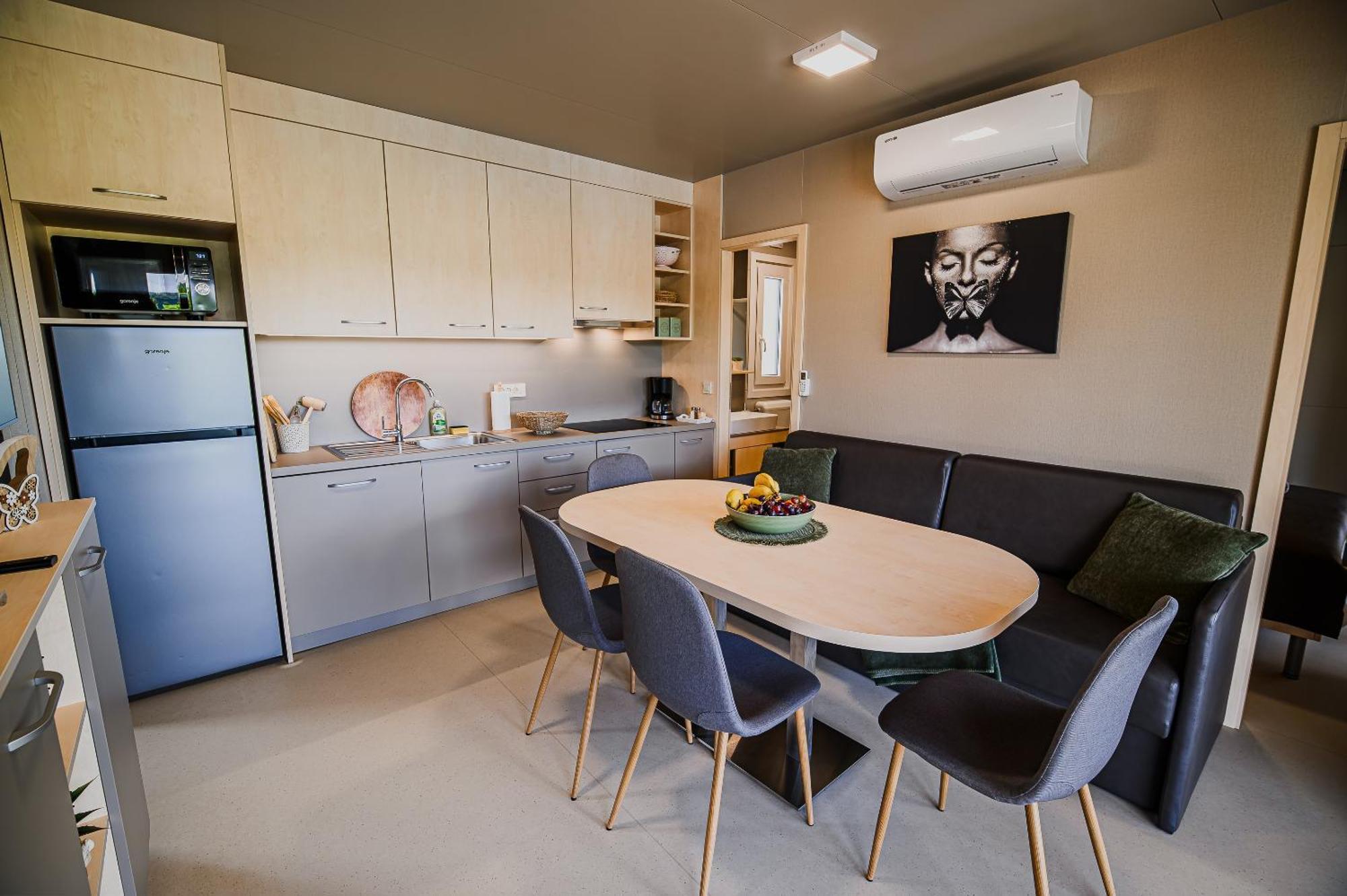 Deluxe Lake View Mobile Homes With Thermal Riviera Tickets Catez ob Savi Zewnętrze zdjęcie