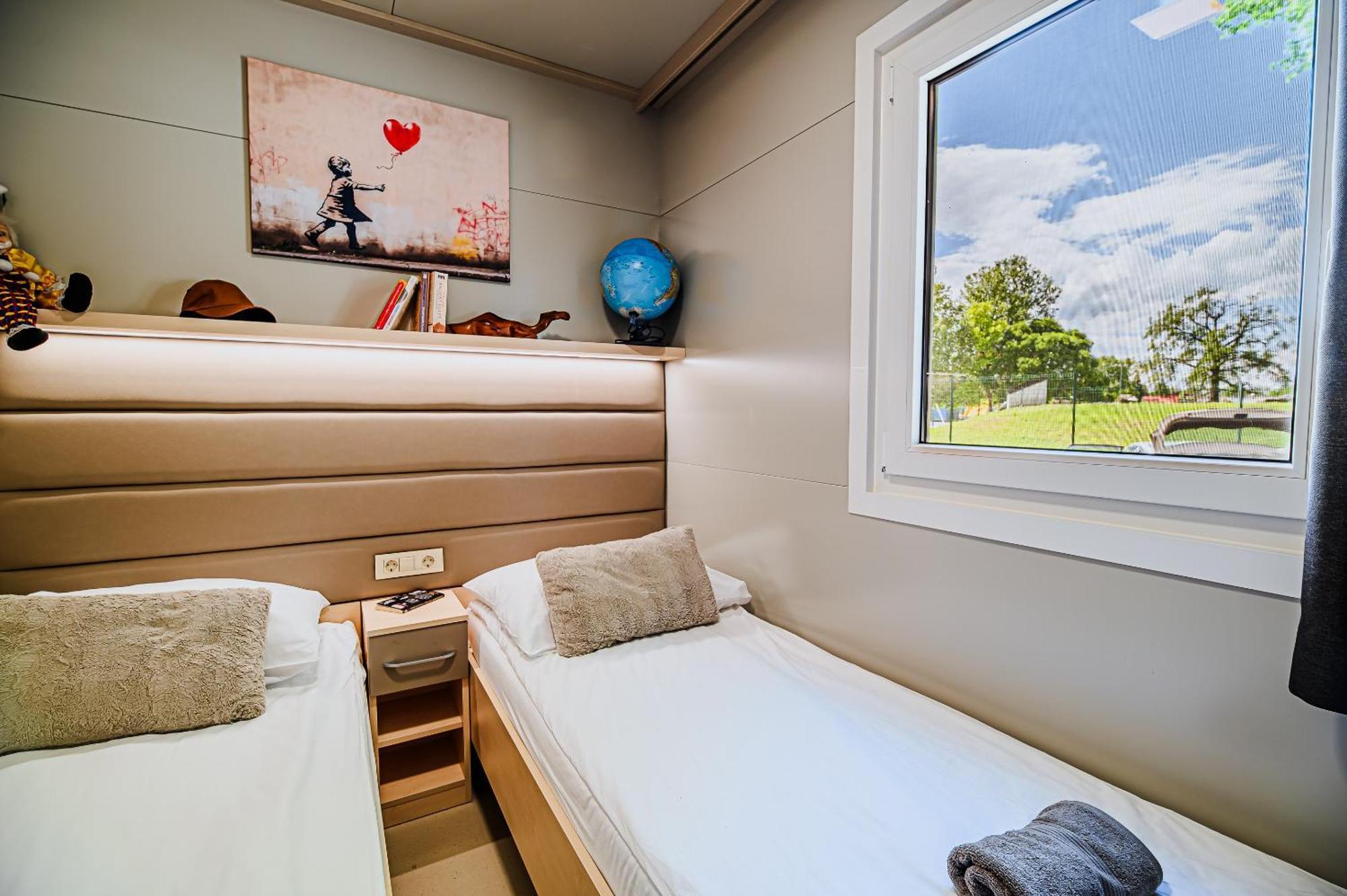Deluxe Lake View Mobile Homes With Thermal Riviera Tickets Catez ob Savi Zewnętrze zdjęcie