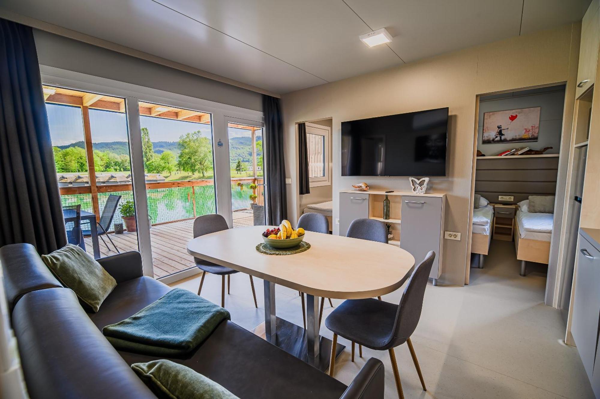 Deluxe Lake View Mobile Homes With Thermal Riviera Tickets Catez ob Savi Zewnętrze zdjęcie