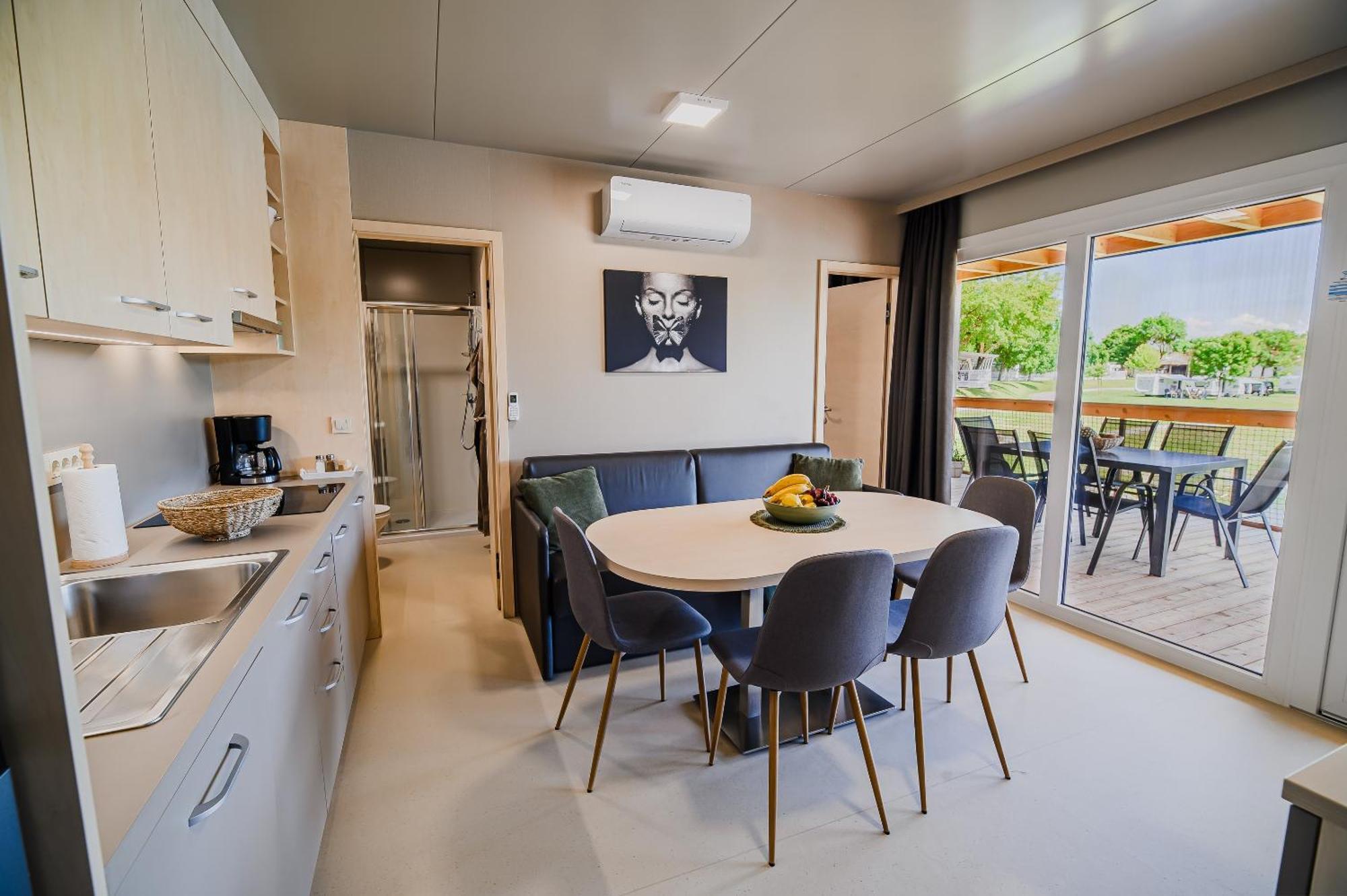 Deluxe Lake View Mobile Homes With Thermal Riviera Tickets Catez ob Savi Zewnętrze zdjęcie